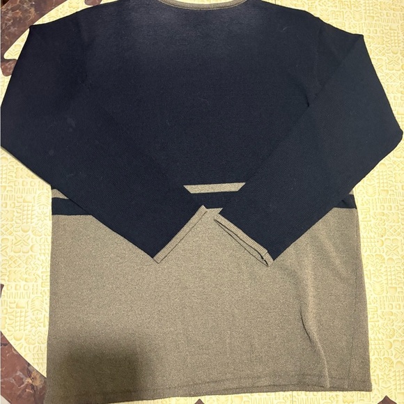 Vintage Black and Tan Sweater - Picture 6 of 9